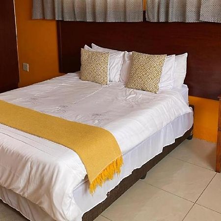 מלון בורחרספורט Khutsong Guests House מראה חיצוני תמונה