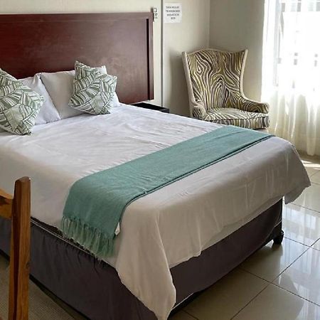 מלון בורחרספורט Khutsong Guests House מראה חיצוני תמונה