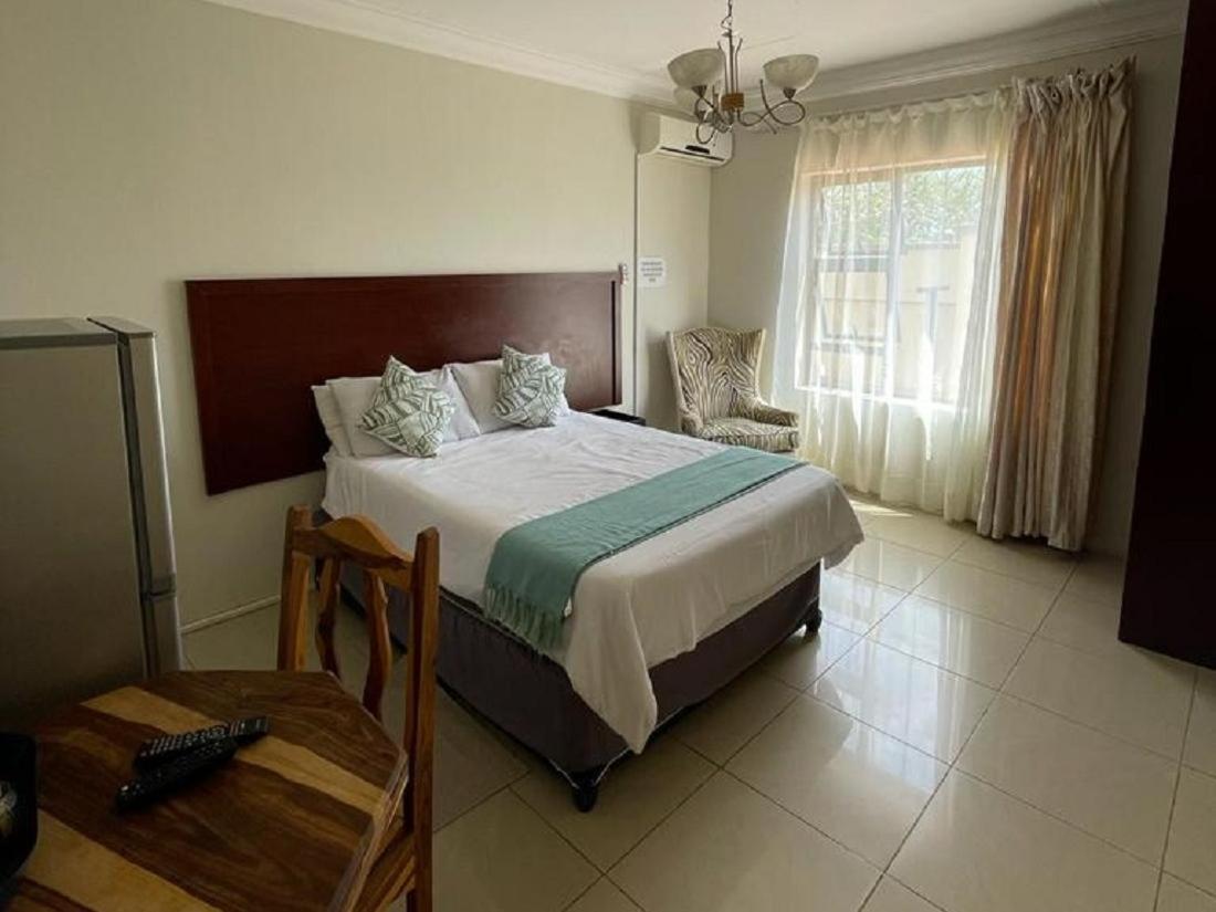 מלון בורחרספורט Khutsong Guests House מראה חיצוני תמונה