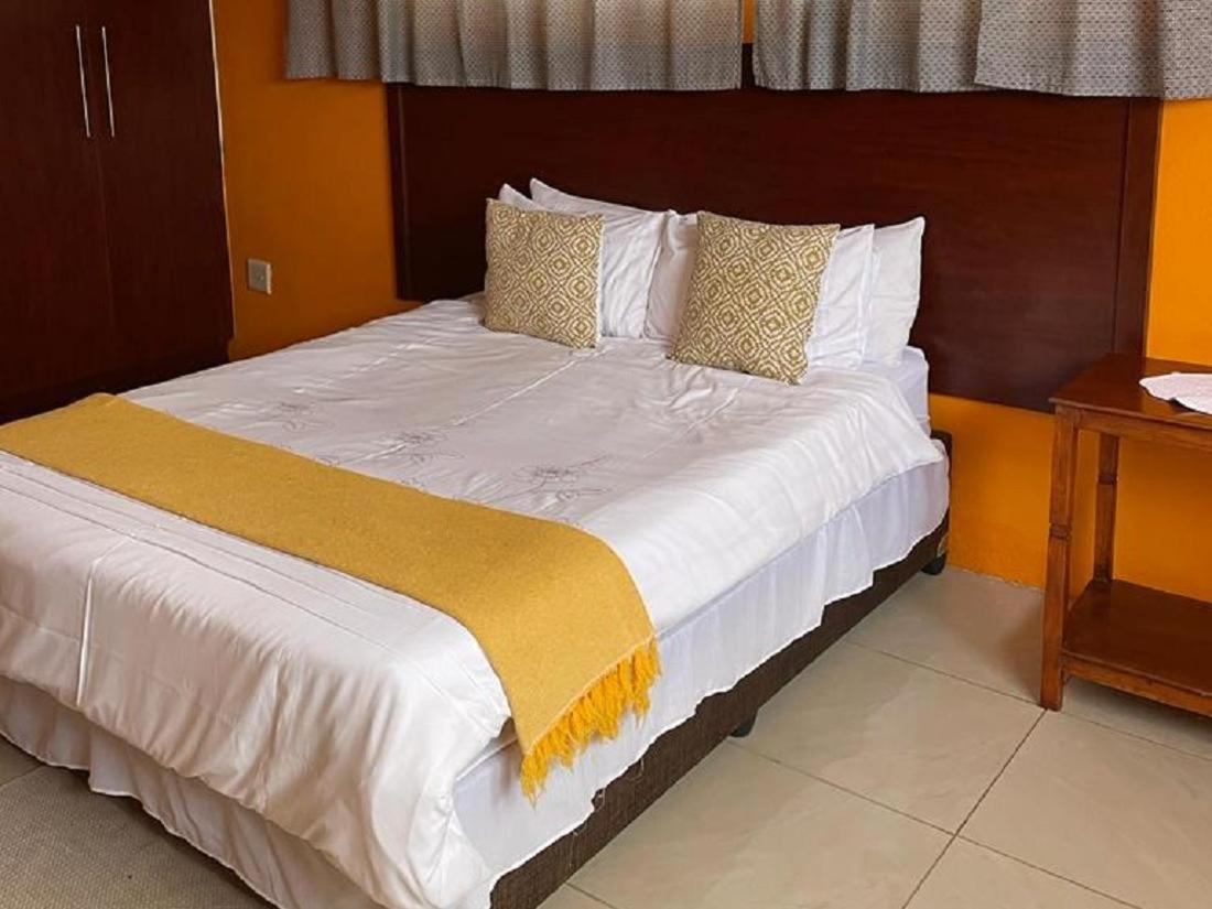 מלון בורחרספורט Khutsong Guests House מראה חיצוני תמונה