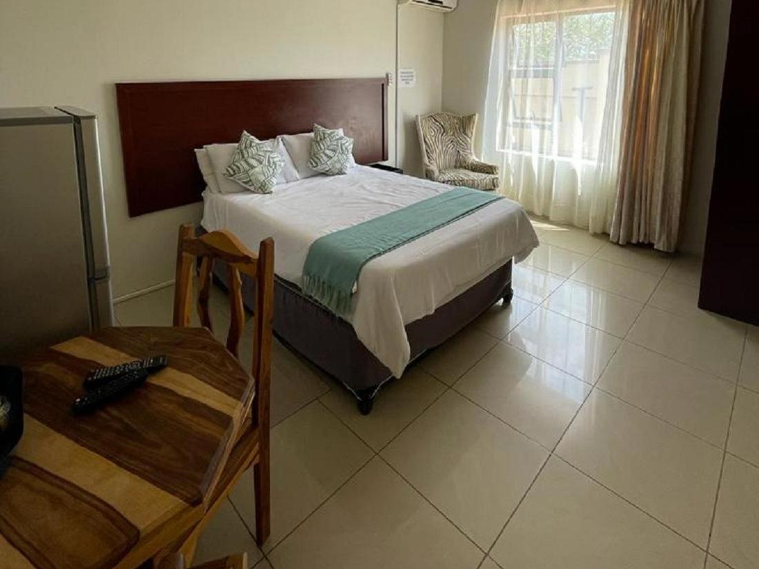 מלון בורחרספורט Khutsong Guests House מראה חיצוני תמונה