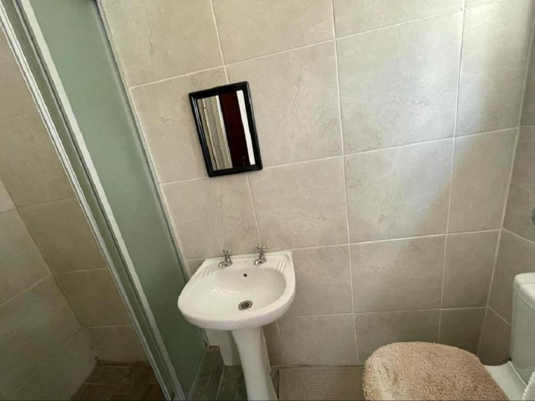 מלון בורחרספורט Khutsong Guests House מראה חיצוני תמונה