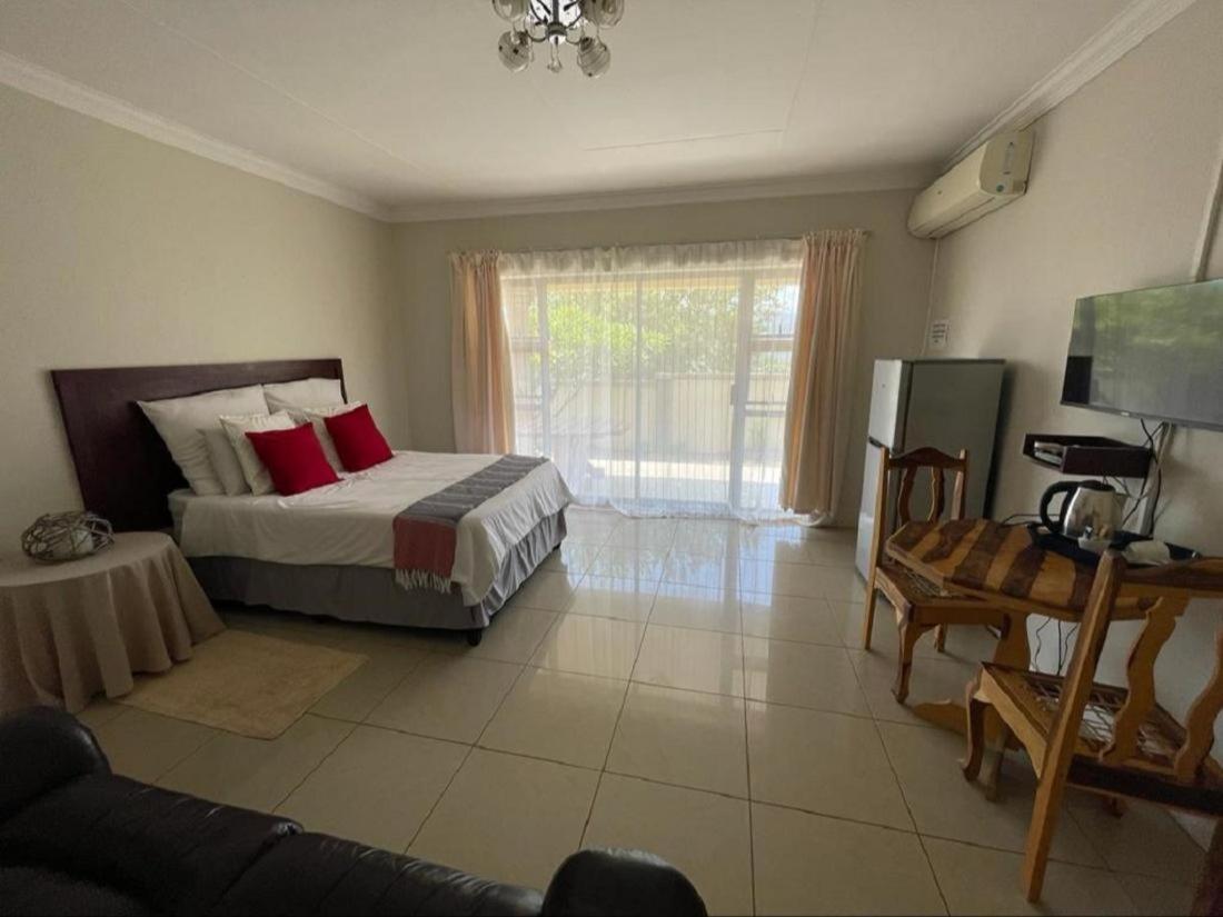 מלון בורחרספורט Khutsong Guests House מראה חיצוני תמונה