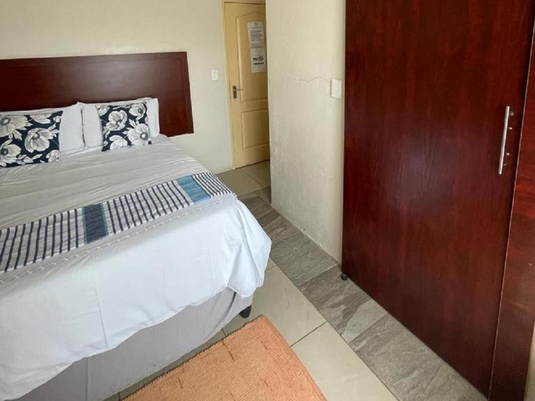 מלון בורחרספורט Khutsong Guests House מראה חיצוני תמונה