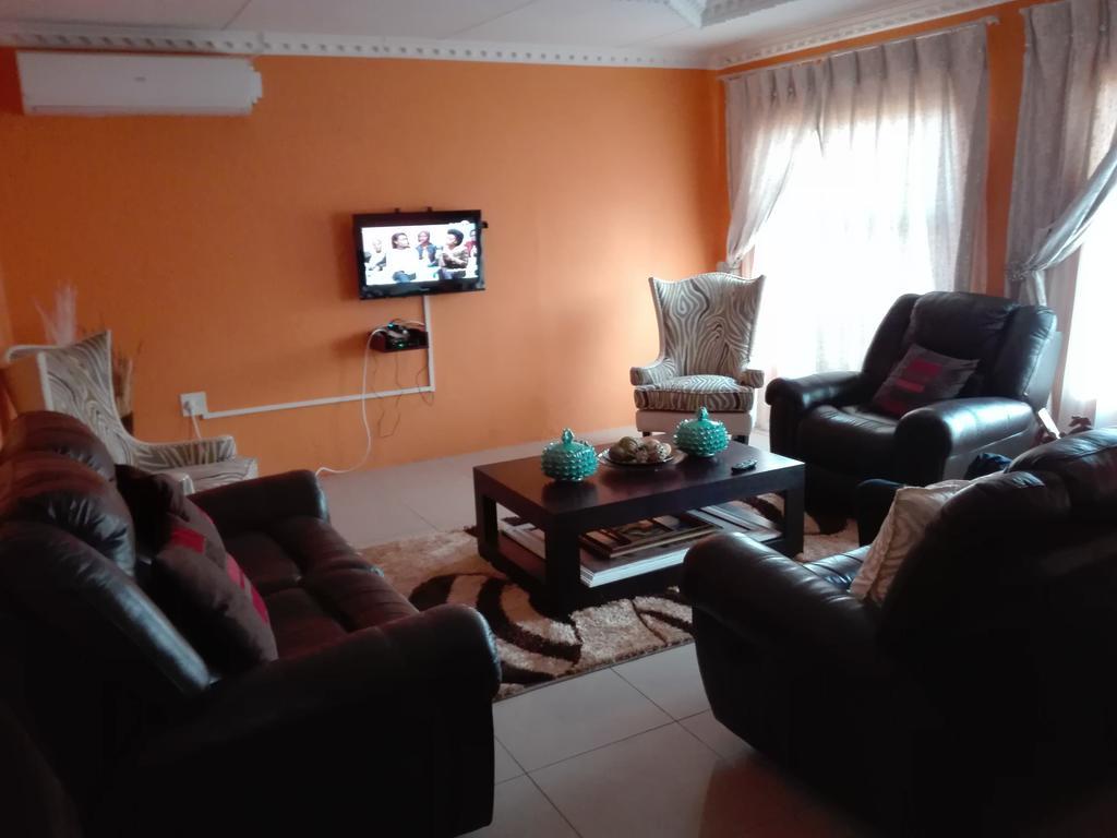 מלון בורחרספורט Khutsong Guests House מראה חיצוני תמונה